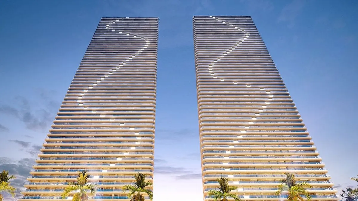 Apt Azure Crown — Four bedrooms high over Biscayne Bay, in a tower that does the rest for you.