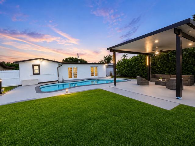 Sunrise House &mdash; photo 3